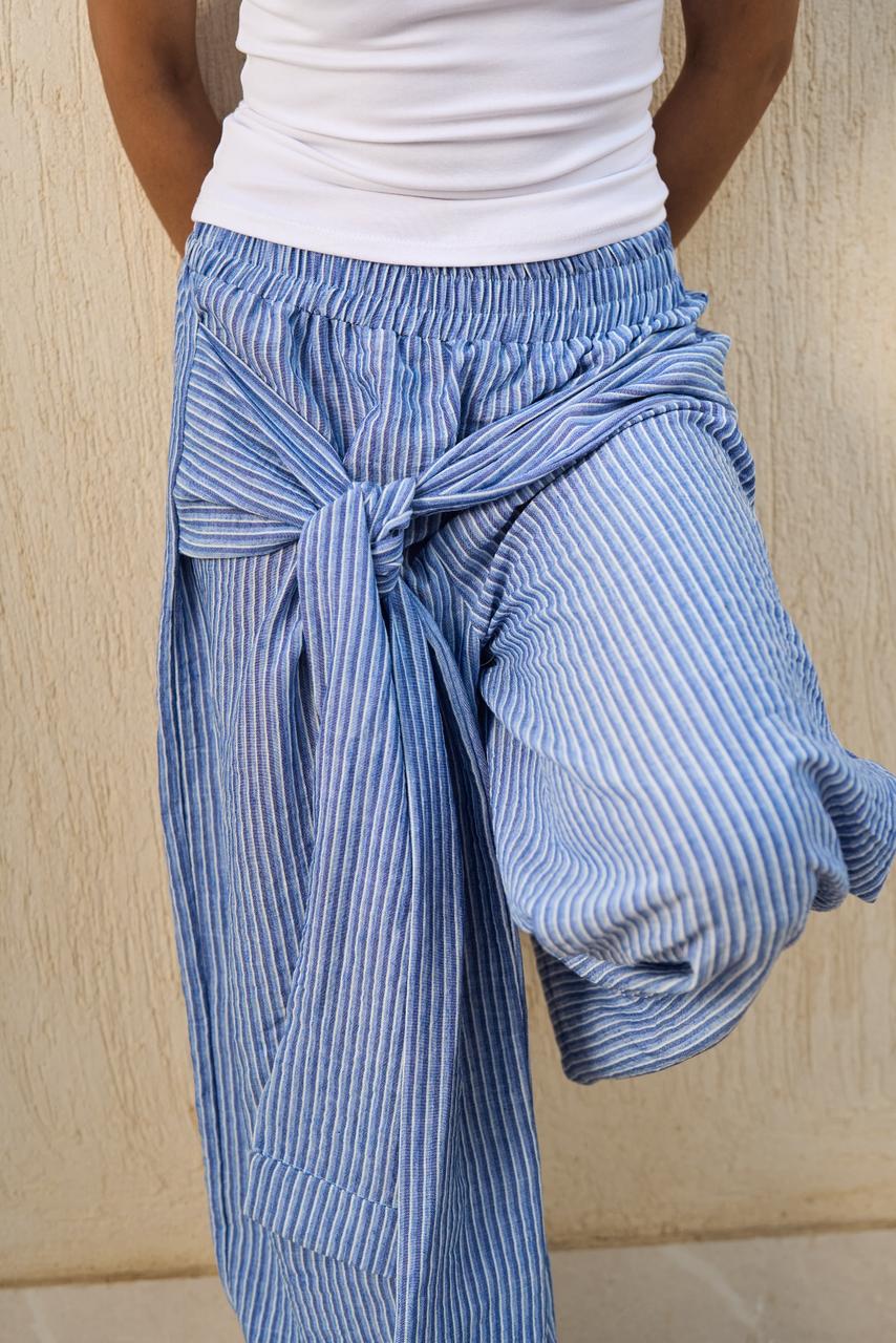 Knot pants in blue